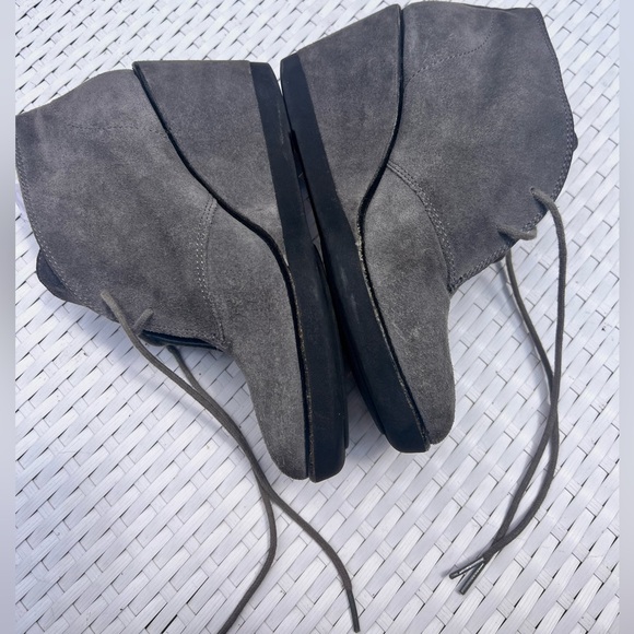 COACH Wedge Ankle boot w/ Gray suede leather - Picture 6 of 8